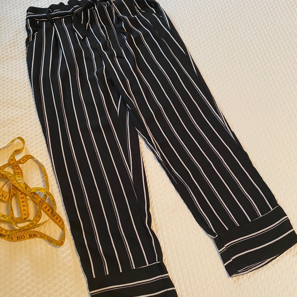 Black and White cropped pants